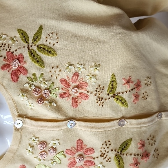 NWOT Roper yellow embroidered cardigan size large - Picture 7 of 17
